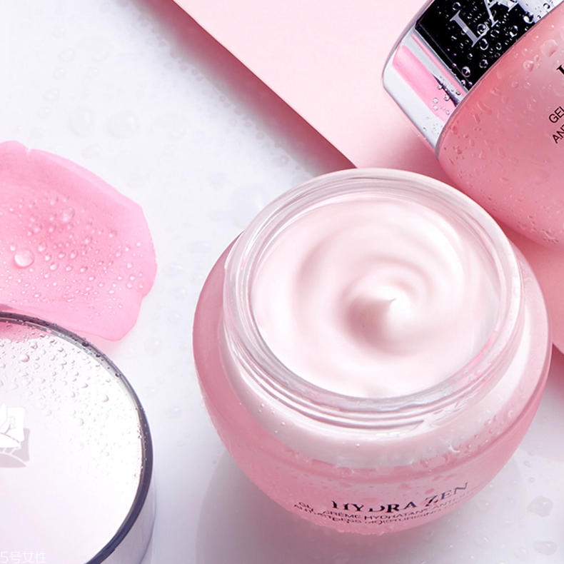 臉干用什么護(hù)膚品補(bǔ)水最好 干皮星人補(bǔ)水大法 臉干用什么護(hù)膚品補(bǔ)水最好 干皮星人補(bǔ)水大法