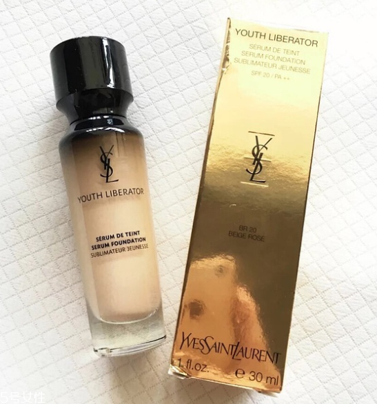 大干皮怎么上妝不脫妝 5個關(guān)鍵遠離卡粉卡紋