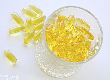 魚(yú)油功效與作用 孕婦吃魚(yú)油的好處 魚(yú)油功效與作用 孕婦吃魚(yú)油的好處