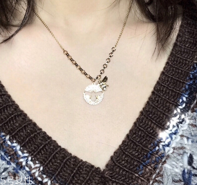 合金項(xiàng)鏈會過敏嗎 佩戴要小心