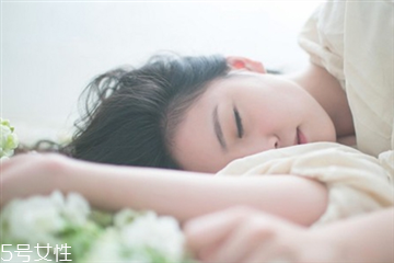 睡眠時(shí)間長好嗎 睡眠時(shí)間長的危害 睡眠時(shí)間長好嗎 睡眠時(shí)間長的危害