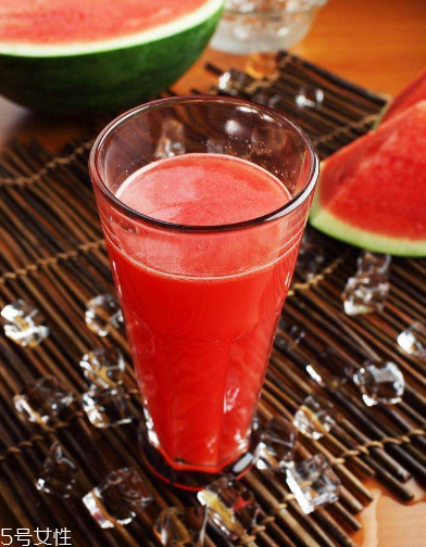 西瓜汁是酸性還是堿性 屬于堿性 西瓜汁是酸性還是堿性 屬于堿性