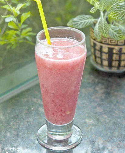 西瓜汁是怎樣榨的 這樣榨最好喝 西瓜汁是怎樣榨的 這樣榨最好喝