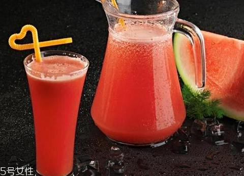 西瓜汁和什么榨才好喝 必看的西瓜汁搭配 西瓜汁和什么榨才好喝 必看的西瓜汁搭配