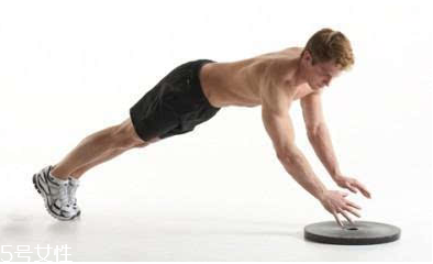 俯臥撐天天做好還是隔天做 看個人體質(zhì) 俯臥撐天天做好還是隔天做 看個人體質(zhì)