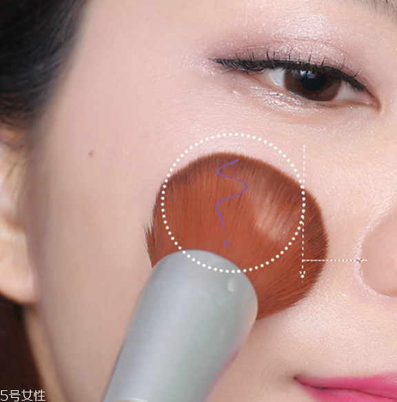 紫色妝容怎么畫不顯臟 我們國(guó)人如何駕馭紫色