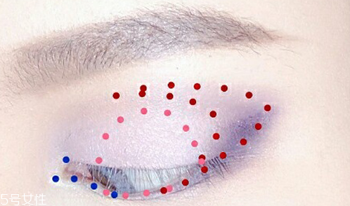 紫色妝容怎么畫不顯臟 我們國(guó)人如何駕馭紫色