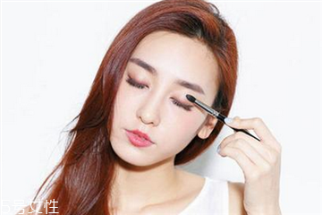 粉色眼影配什么口紅好看 超級(jí)吸睛的活力少女 粉色眼影配什么口紅好看 超級(jí)吸睛的活力少女