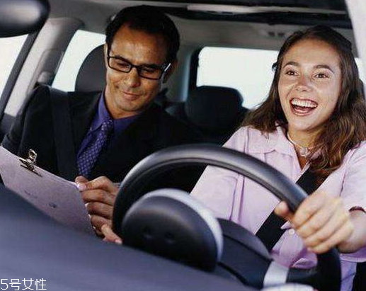 夏天學車如何防曬 這5招讓你不懼烈日 夏天學車如何防曬 這5招讓你不懼烈日