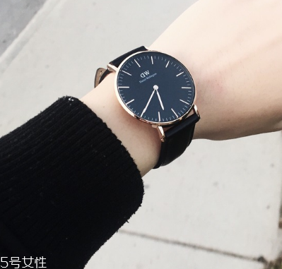 dw手表最便宜的多少錢 學生黨福音 dw手表最便宜的多少錢 學生黨福音