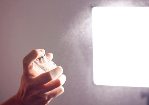 氣味圖書館香水哪款最火 撩倒直男的三個(gè)爆款