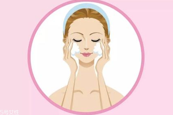 夏天黑頭多怎么徹底清除 堅(jiān)持3點(diǎn)讓黑頭不再找你 夏天黑頭多怎么徹底清除 堅(jiān)持3點(diǎn)讓黑頭不再找你