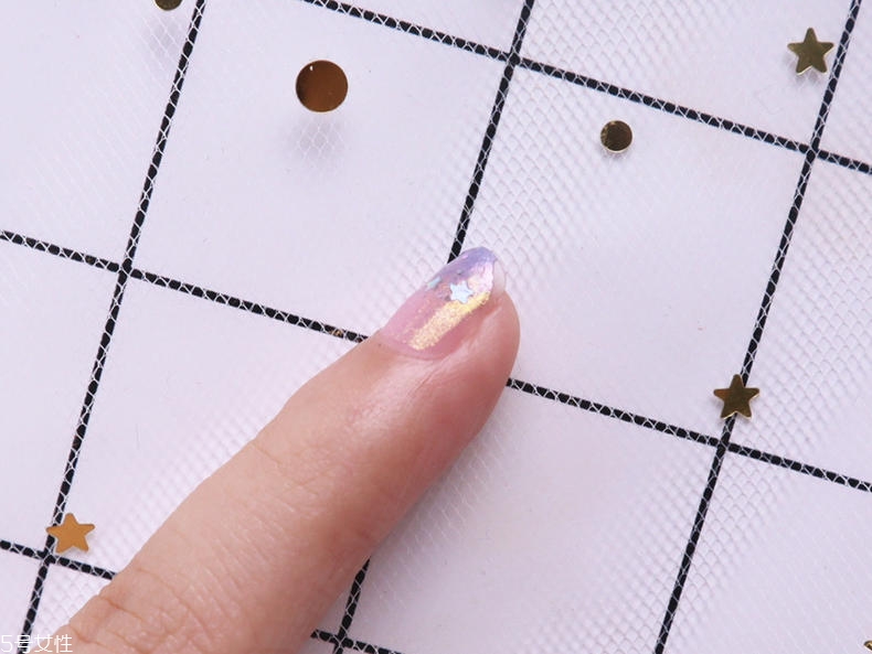 misscandy獨(dú)角獸指甲油美甲教程 misscandy獨(dú)角獸實(shí)測 misscandy獨(dú)角獸指甲油美甲教程 misscandy獨(dú)角獸實(shí)測