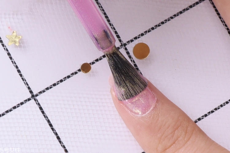 misscandy獨(dú)角獸指甲油美甲教程 misscandy獨(dú)角獸實(shí)測 misscandy獨(dú)角獸指甲油美甲教程 misscandy獨(dú)角獸實(shí)測