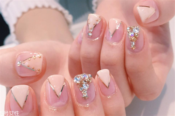 甲油膠分層是怎么回事 甲油膠常見問題科普 甲油膠分層是怎么回事 甲油膠常見問題科普