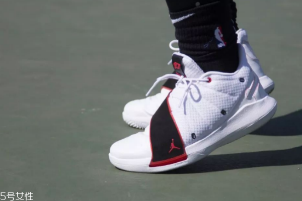 aj保羅11代測評(píng) 實(shí)戰(zhàn)體驗(yàn)感不錯(cuò)