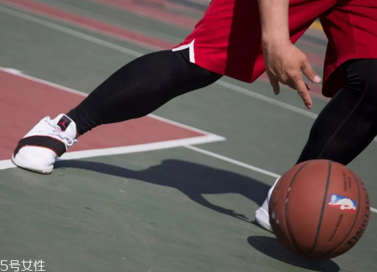 aj保羅11代測評(píng) 實(shí)戰(zhàn)體驗(yàn)感不錯(cuò)