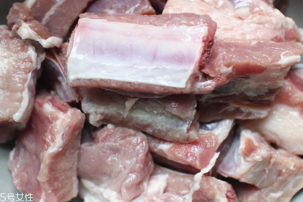 排骨可以燉黃瓜嗎 這個(gè)湯也好喝 排骨可以燉黃瓜嗎 這個(gè)湯也好喝