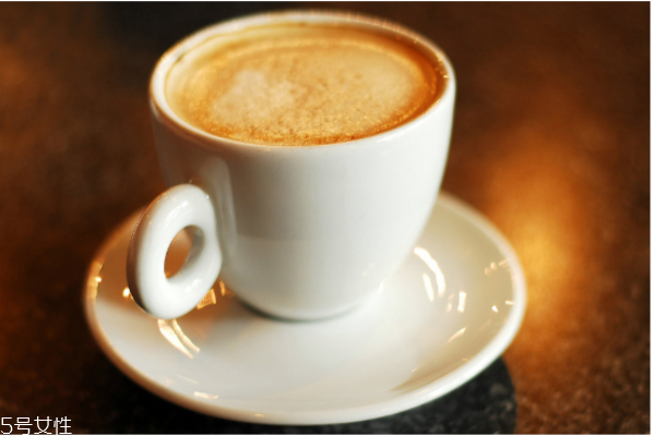 冬季喝幾杯熱咖啡對(duì)身體有好處？