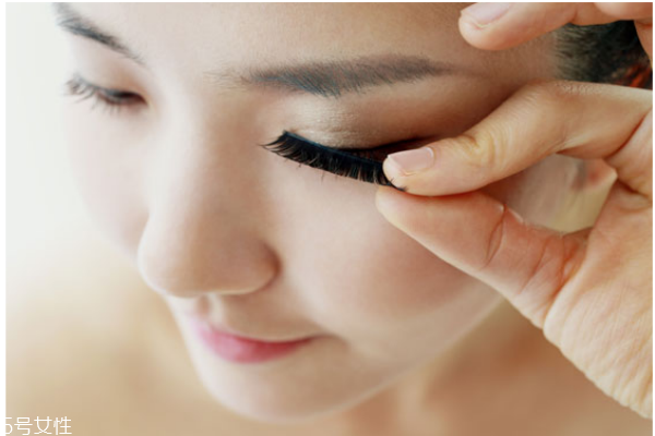 睫毛種植手術(shù)安全嗎？效果怎么樣？