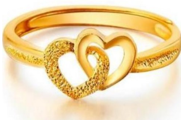 黃金戒指可以沾水嗎 最好不要這樣做 黃金戒指可以沾水嗎 最好不要這樣做