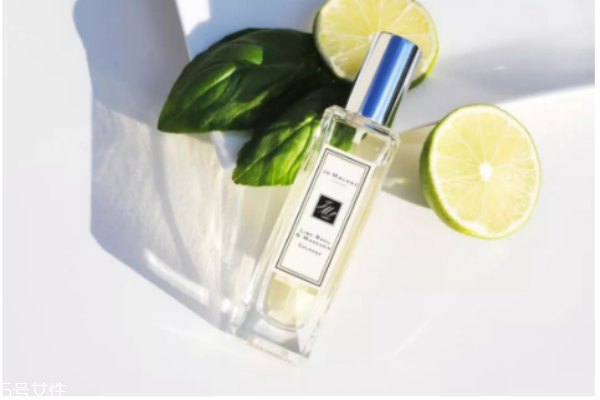 香水里的麝香會導(dǎo)致不孕嗎 香水里有麝香一般沒有害處 香水里的麝香會導(dǎo)致不孕嗎 香水里有麝香一般沒有害處