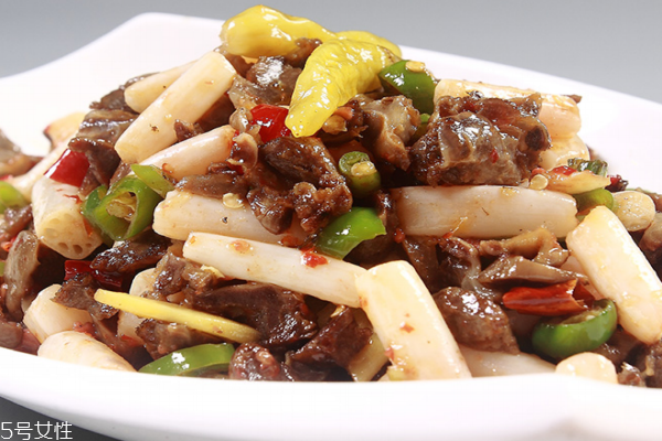 藕帶和什么一起炒好吃 加辣椒最好 藕帶和什么一起炒好吃 加辣椒最好