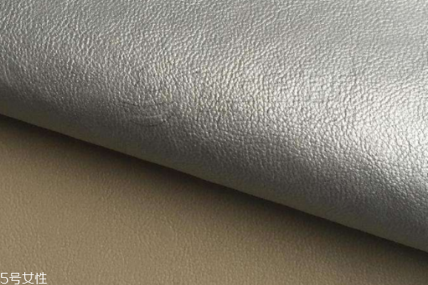 人造革和真皮的區(qū)別 這樣就能分清楚了 人造革和真皮的區(qū)別 這樣就能分清楚了