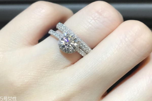 周生生鉆戒可以換款嗎 看購買時間 周生生鉆戒可以換款嗎 看購買時間