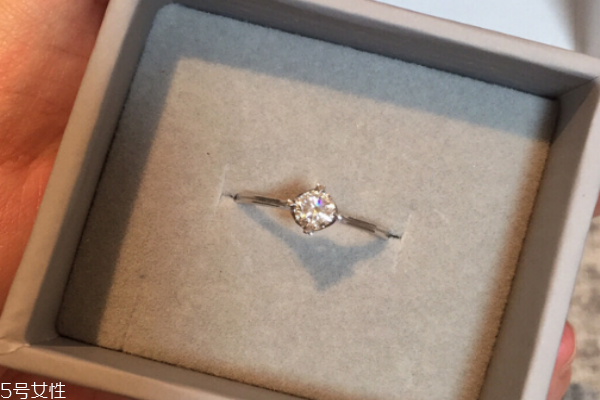 周生生鉆戒可以換款嗎 看購買時間 周生生鉆戒可以換款嗎 看購買時間