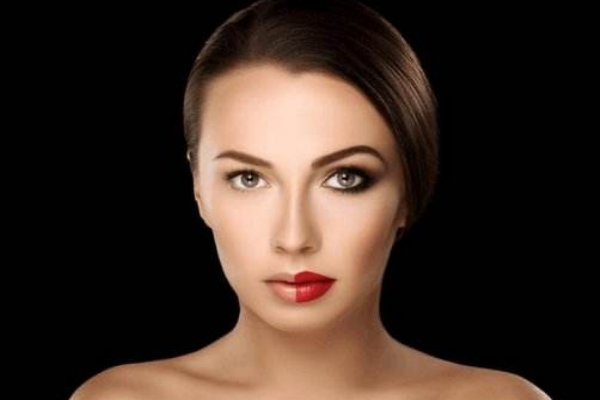 如何畫大眼娃娃妝？瞬間變成甜美可人少女