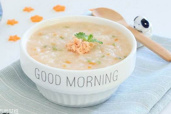 嬰兒幾個月可以添加輔食?嬰兒輔食添加順序時間表 嬰兒幾個月可以添加輔食?嬰兒輔食添加順序時間表