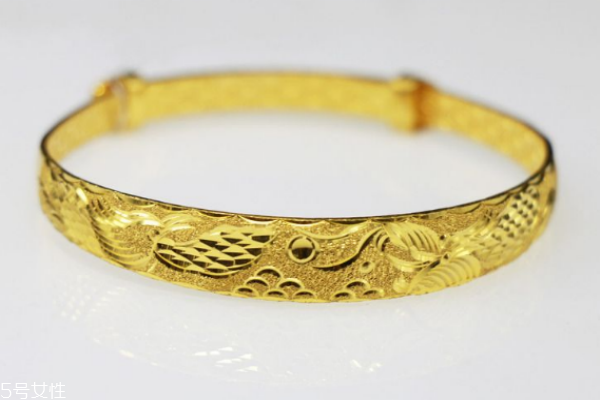 黃金手鐲多少錢一克 看當(dāng)日金價(jià) 黃金手鐲多少錢一克 看當(dāng)日金價(jià)