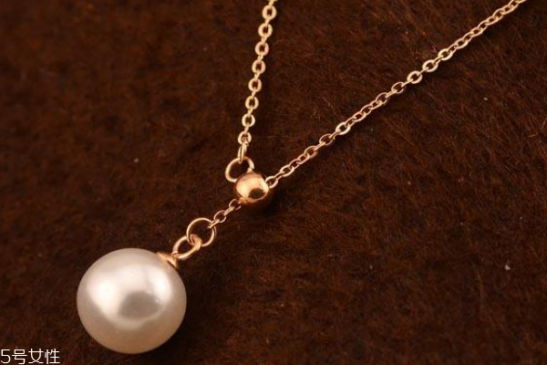 玫瑰金項鏈可以碰水嗎 項鏈可能會褪色 玫瑰金項鏈可以碰水嗎 項鏈可能會褪色