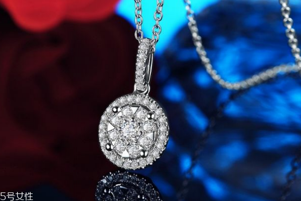 鉆石項鏈回收價格 看鉆石品質