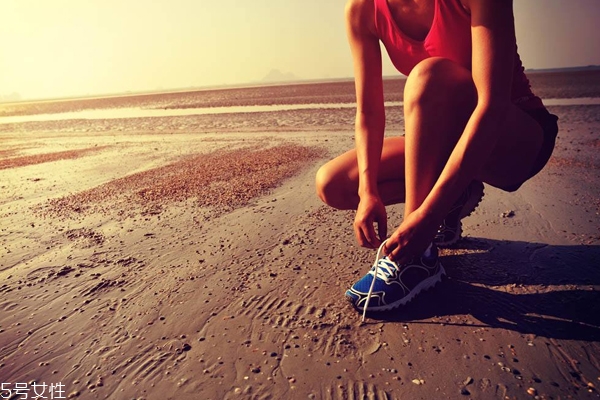 腹部脂肪厚怎么減掉 全身性運(yùn)動效果最好