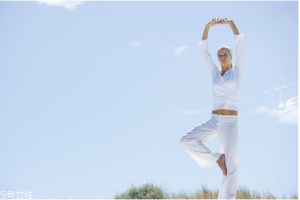 練瑜伽要空腹嗎 練瑜伽注意事項(xiàng) 練瑜伽要空腹嗎 練瑜伽注意事項(xiàng)