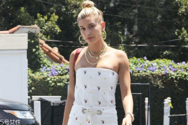 女生怎么打扮顯高 這四點(diǎn)要學(xué)會(huì) 女生怎么打扮顯高 這四點(diǎn)要學(xué)會(huì)