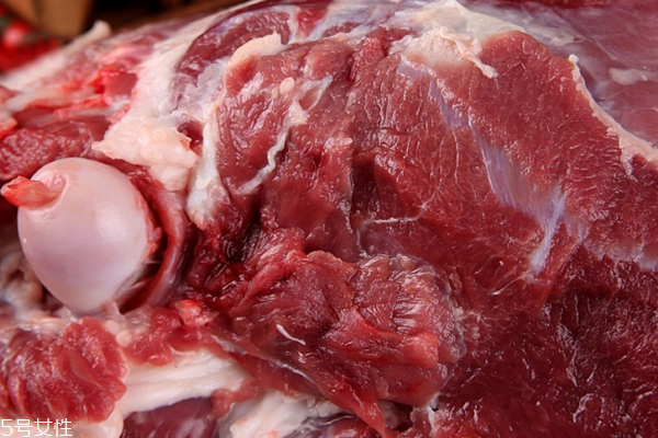 羊肉為什么是發(fā)物 因?yàn)猷堰蔬^(guò)高