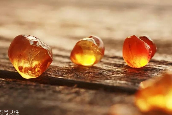 桃膠哪個產(chǎn)地的最好 云貴桃膠最出名最珍貴 桃膠哪個產(chǎn)地的最好 云貴桃膠最出名最珍貴