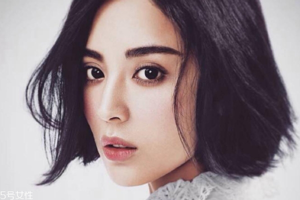 頭大剪什么頭發(fā)好看 避開(kāi)4點(diǎn)比中分顯臉小