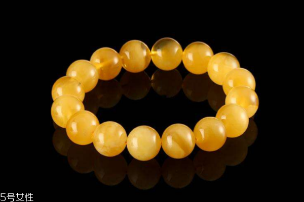 蜜蠟手串多少顆合適 有不同說法 蜜蠟手串多少顆合適 有不同說法