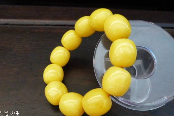 蜜蠟手串顏色哪個(gè)好 顏色是這樣選的 蜜蠟手串顏色哪個(gè)好 顏色是這樣選的