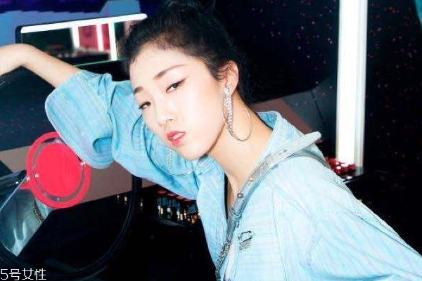 長挑眼適合什么顏色眼影 非常適合走冷艷風