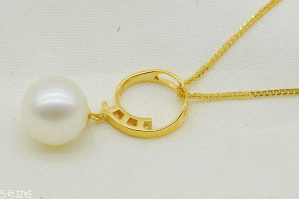 戴黃金項(xiàng)鏈有什么好處 對(duì)健康有益