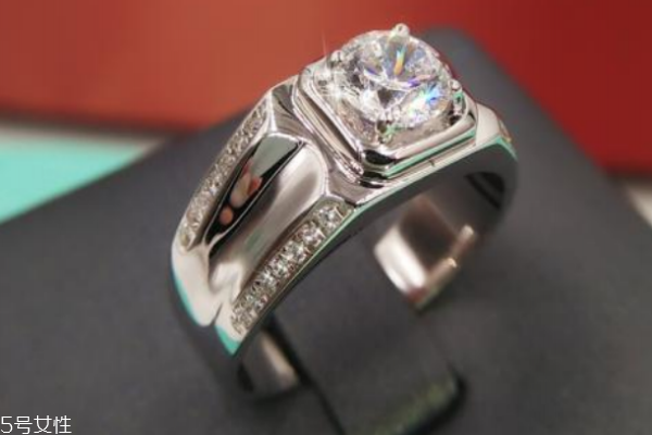 鉑金戒指劃痕怎么處理 恢復(fù)戒指光彩 鉑金戒指劃痕怎么處理 恢復(fù)戒指光彩