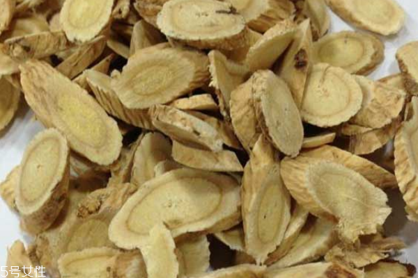 黃芪怎么泡水 加點(diǎn)料更好 黃芪怎么泡水 加點(diǎn)料更好