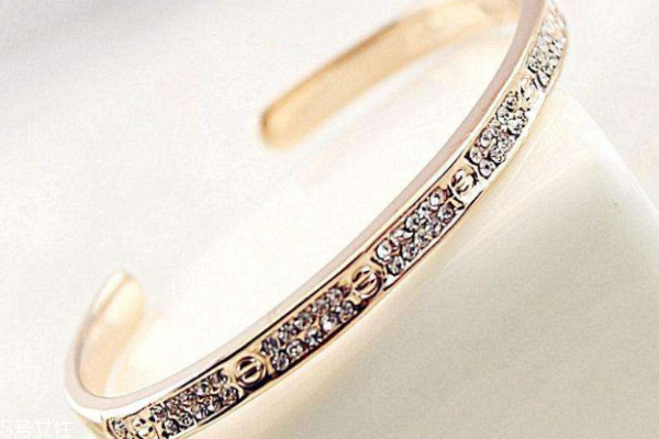 玫瑰金手鐲掉色怎么辦 光澤感很重要 玫瑰金手鐲掉色怎么辦 光澤感很重要