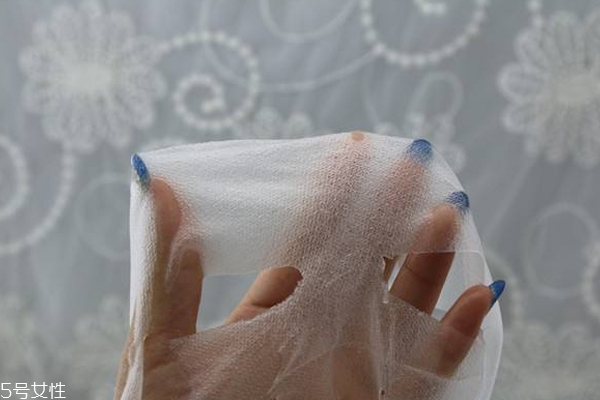 美白淡斑面膜怎么選 原來2類成分功效不同 美白淡斑面膜怎么選 原來2類成分功效不同