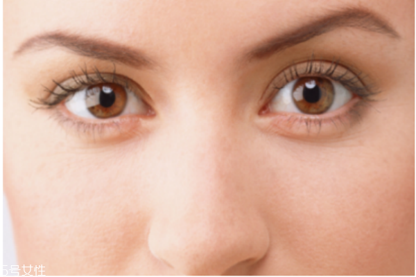 眼睫毛畫法，短睫毛一樣可以變美